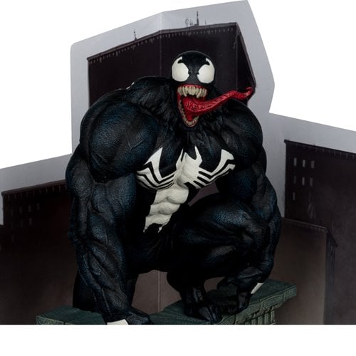 VENOM POSED FIGURE 1:6 MARVEL MCFARLANE
