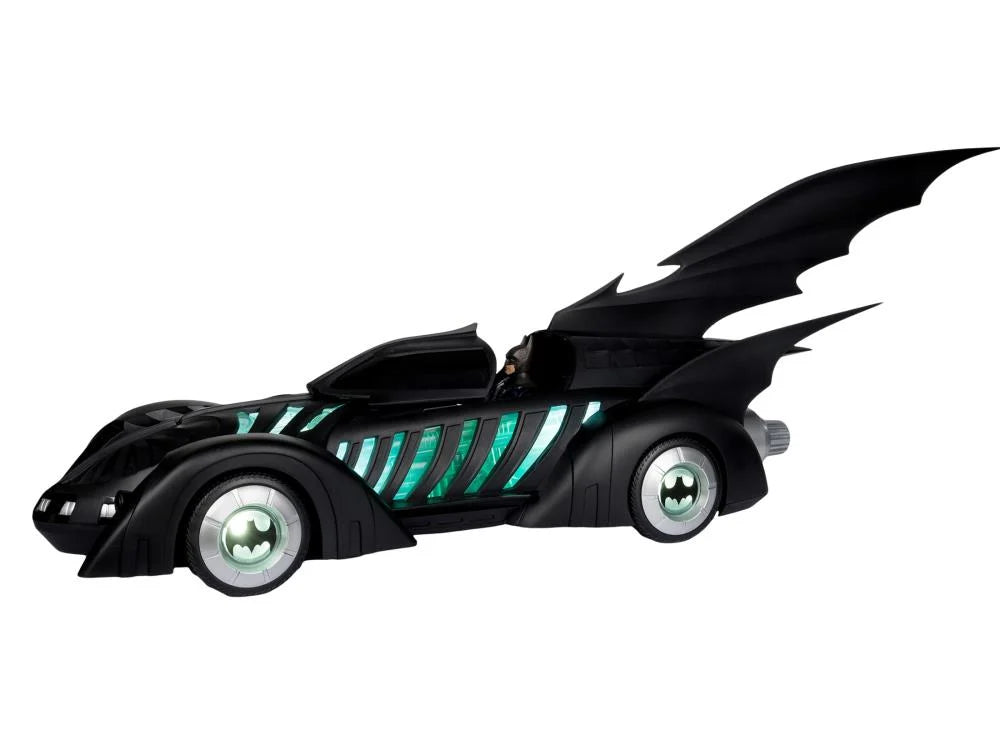 ALFRED PENNYWORTH Y BATIMOBIL DC MULTIVERSE GOLD LABEL MCFARLANE