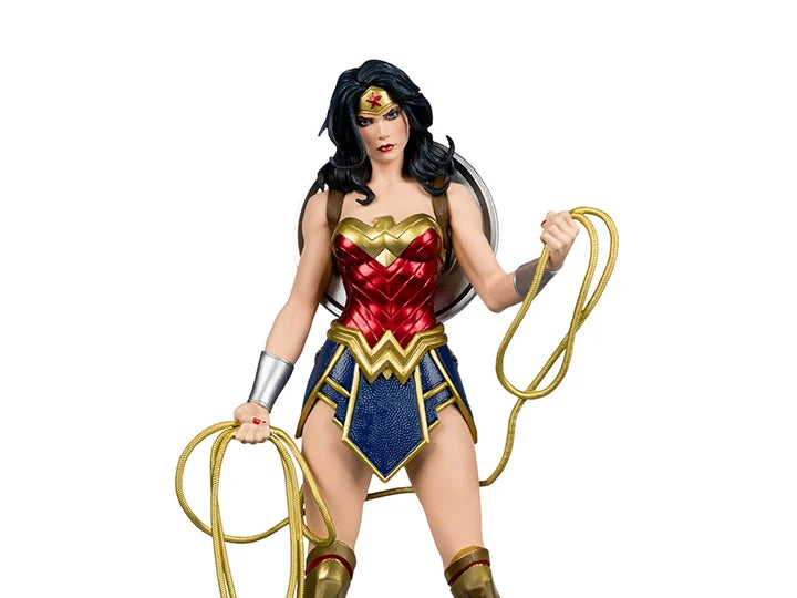 WONDER WOMAN BY JIM LEE POSED FIGURE DC DIRECT MCFARLANE