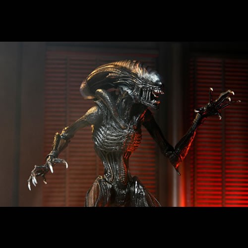 ALIEN ROMULUS NECA ULTIMATE SCORCHED XENOMORPH