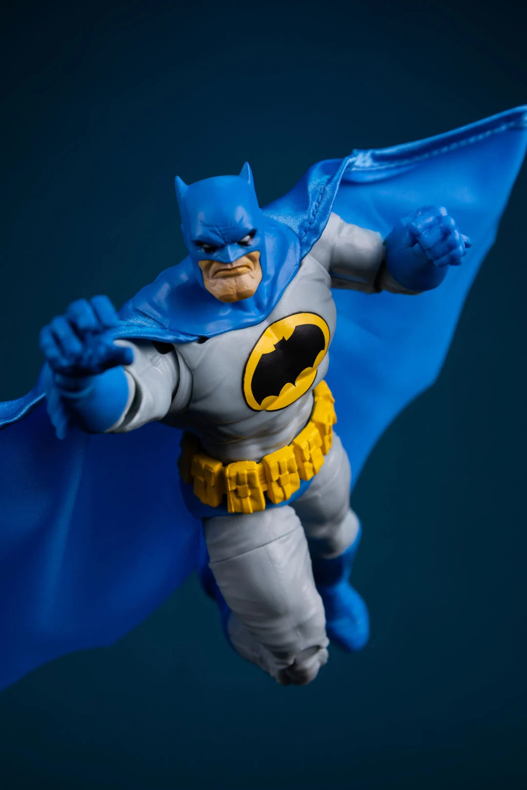 BATMAN THE DARK KNIGHT RETURN DC MULTIVERSE MCFARLANE