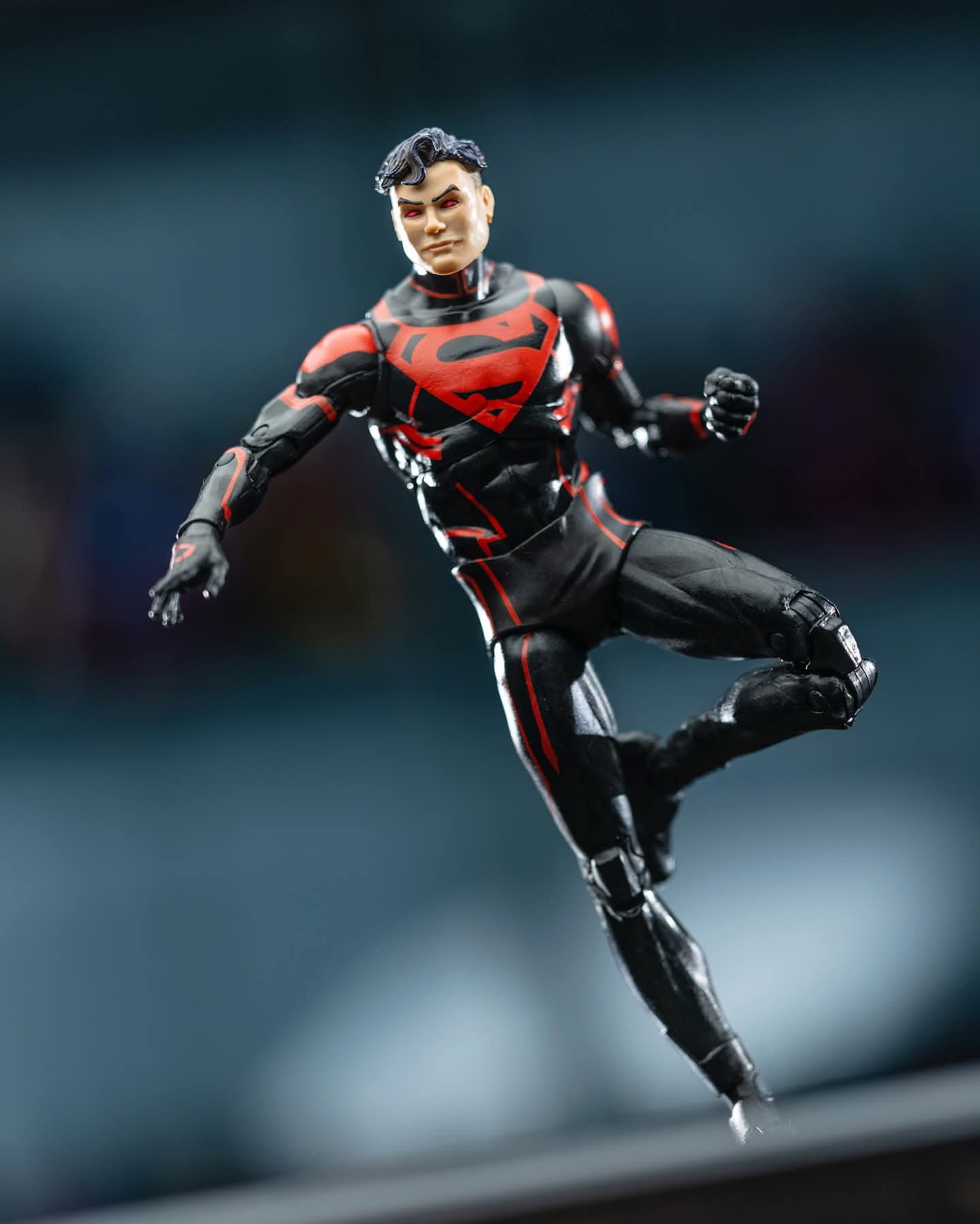 SUPERBOY PAGE PUNCHER DC DIRECT MCFARLANE EDICION PLATINUM