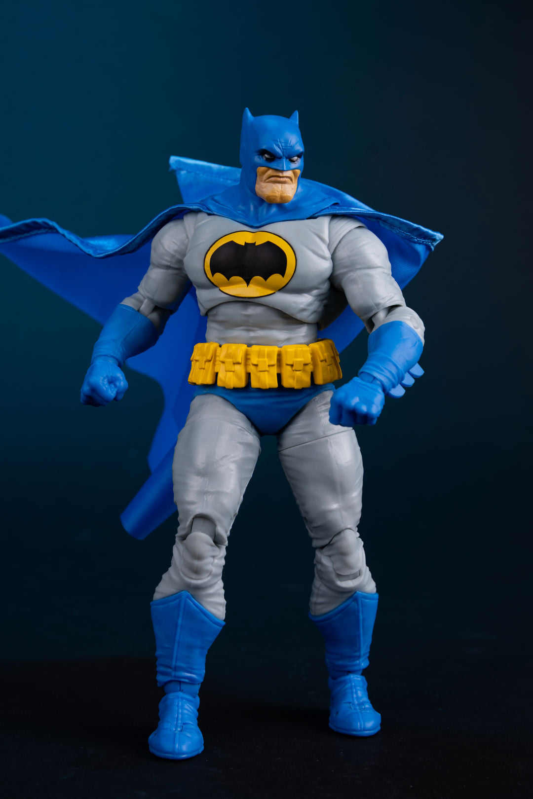 BATMAN THE DARK KNIGHT RETURN DC MULTIVERSE MCFARLANE