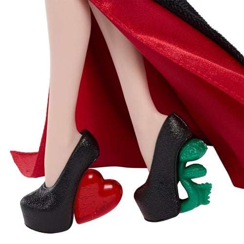 MORTICIA ADDAMS MONSTER HIGH MATTEL