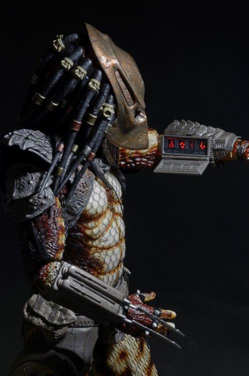 PREDATOR CITY HUNTER SPECIAL EDITION CON LUZ LED ESCALA 1/4 NECA
